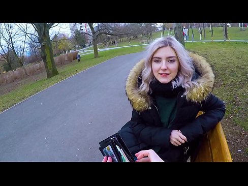 ❤️ Glutas la varman spermon de fremdulo por mono - pimo en la parko de Eva Elfie ❤️❌ Hejmfarita porno ĉe ni ﹏